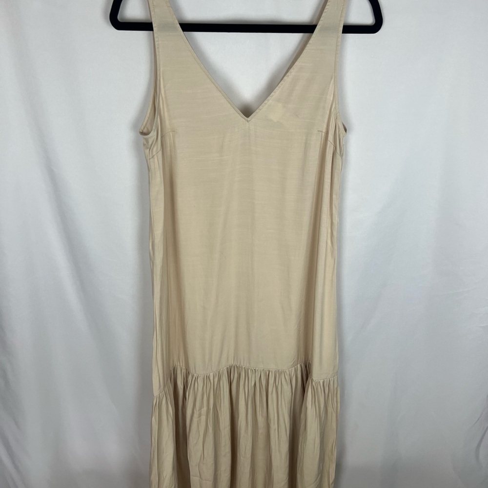 Elegant Cream Sleeveless Dress